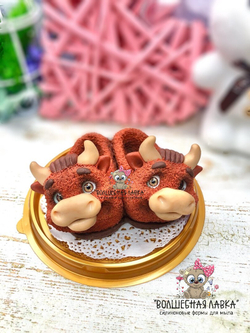 Силиконовая форма Тапочки с бычками