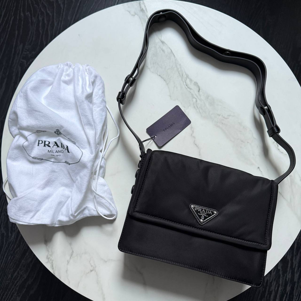 Сумка-мессенджер Prada