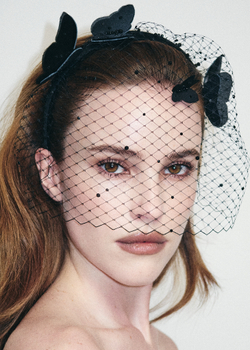 Вуаль с бабочками