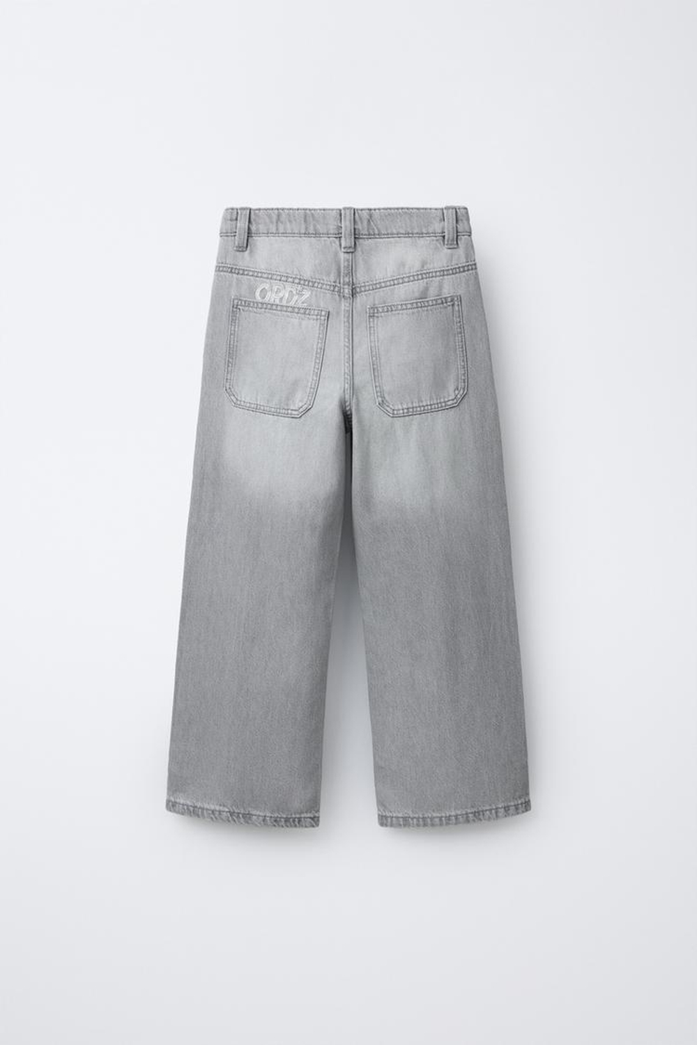 ZARA ДЖИНСЫ WIDE LEG С ВЫШИТЫМ ТЕКСТОМ, СВЕТЛО-СЕРЫЙ