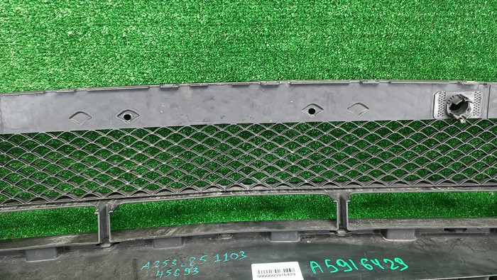 Решетка переднего бампера Mercedes GLC X253 (2015-2019) AMG