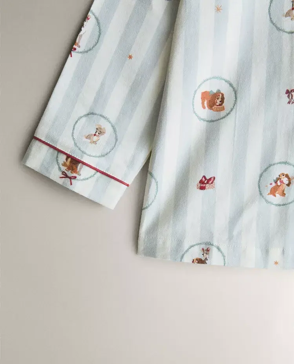 ZARA HOME ХЛОПКОВАЯ ПИЖАМА С ПРИНТОМ "ЛЕДИ И БРОДЯГА", ЭКРЮ