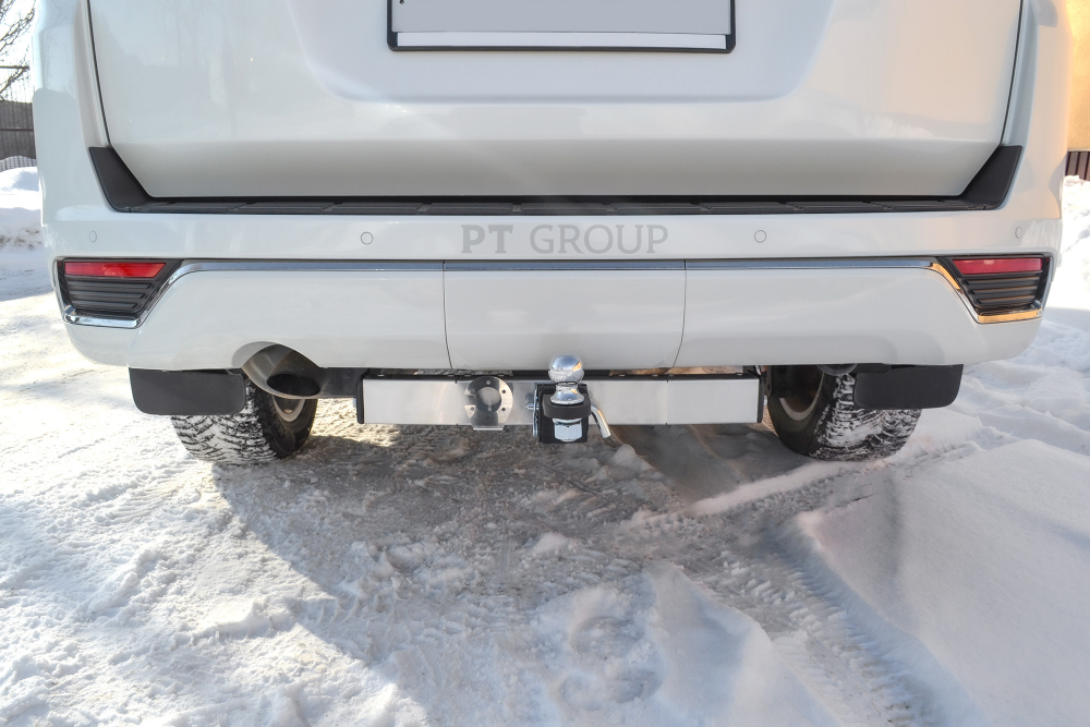 Фаркоп PT GROUP /съемный квадрат/ с нержавеющей накладкой Toyota LC 300 2021-(паспорт и сертификат в комплекте)(без электрики) арт.TLT-21-991124.00