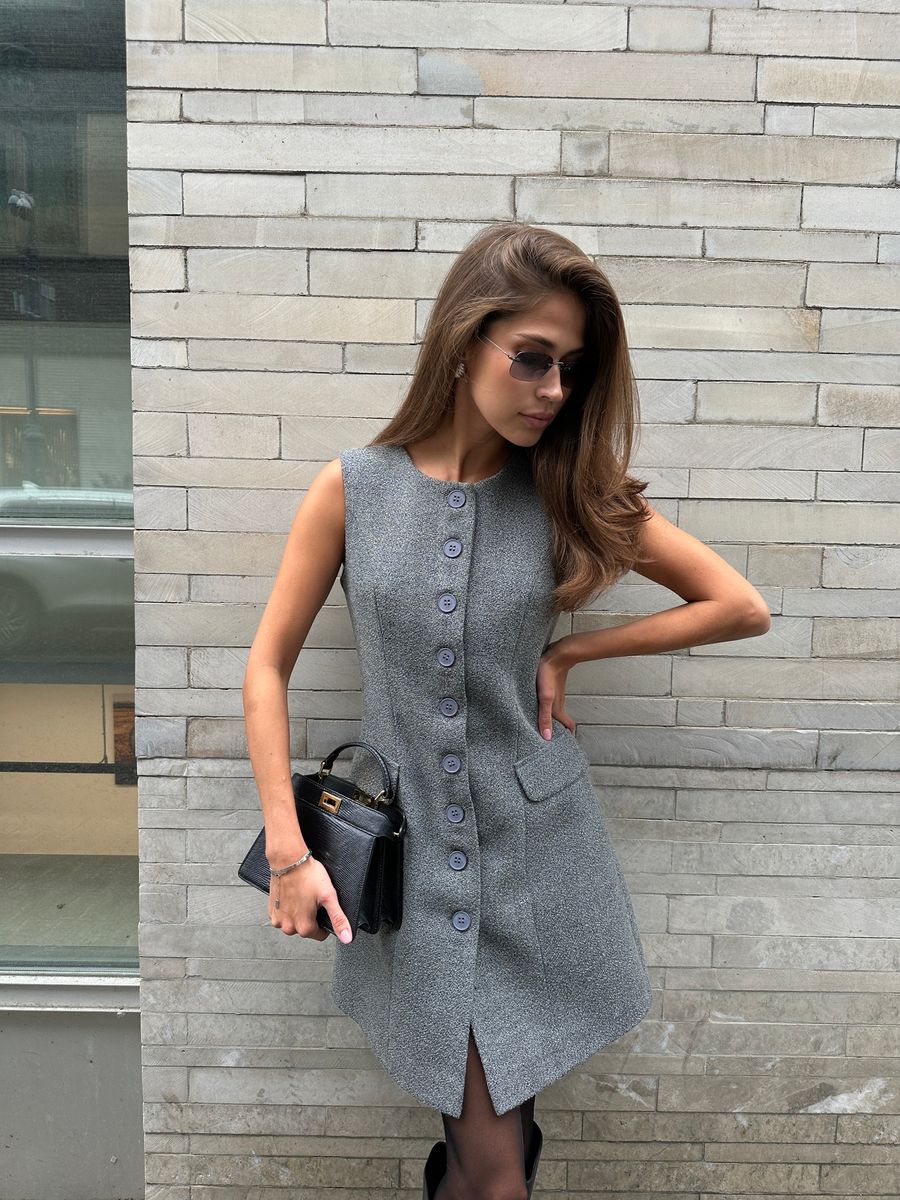 Платье из твида на пуговицах мини серое