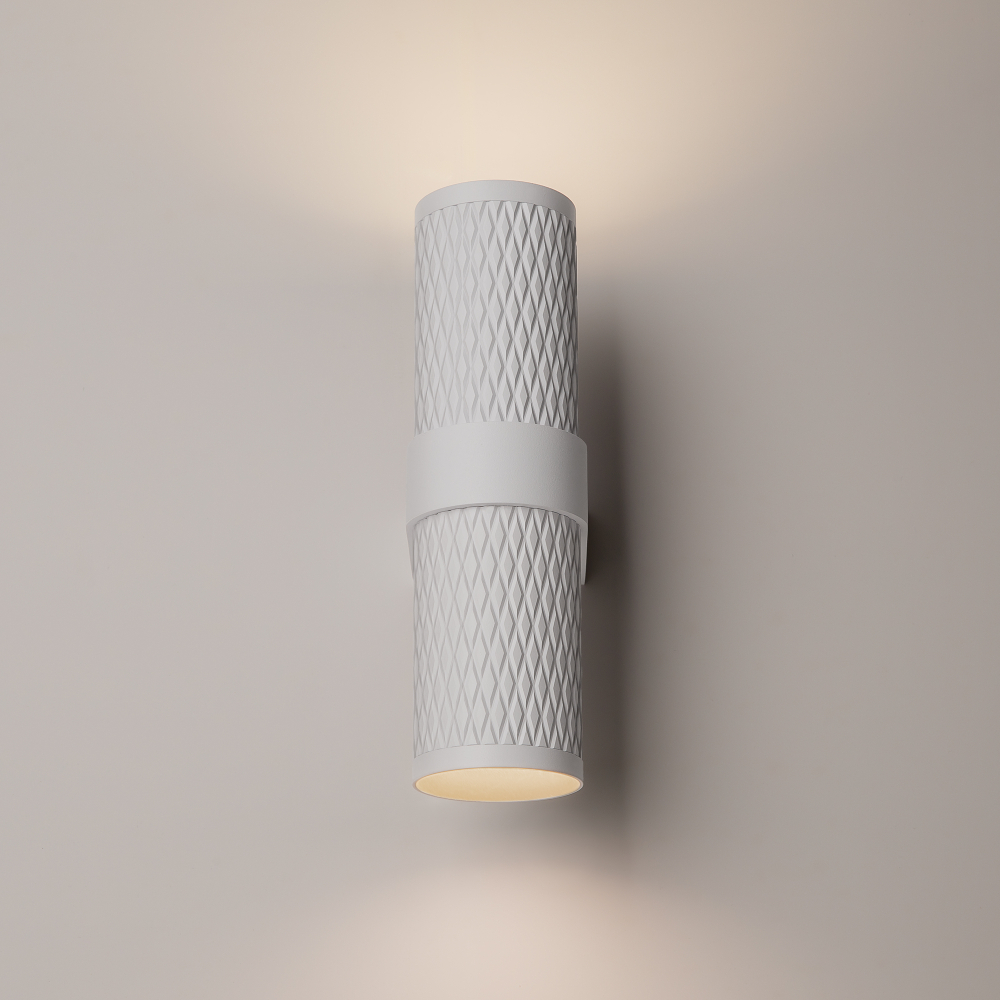 Настенный светильник (бра) Maytoni C069WL-02W