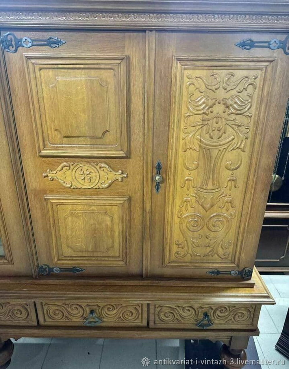 Шкаф распашной пятистворчатый