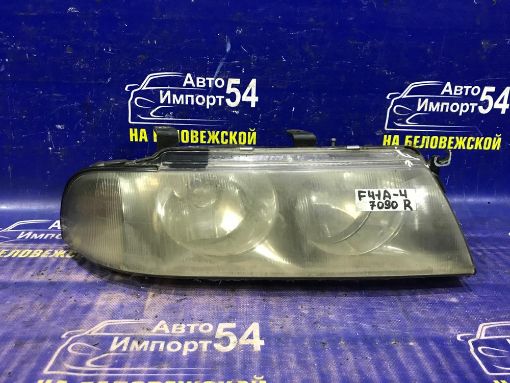 Фара передняя правая MITSUBISHI DIAMANTE 1997