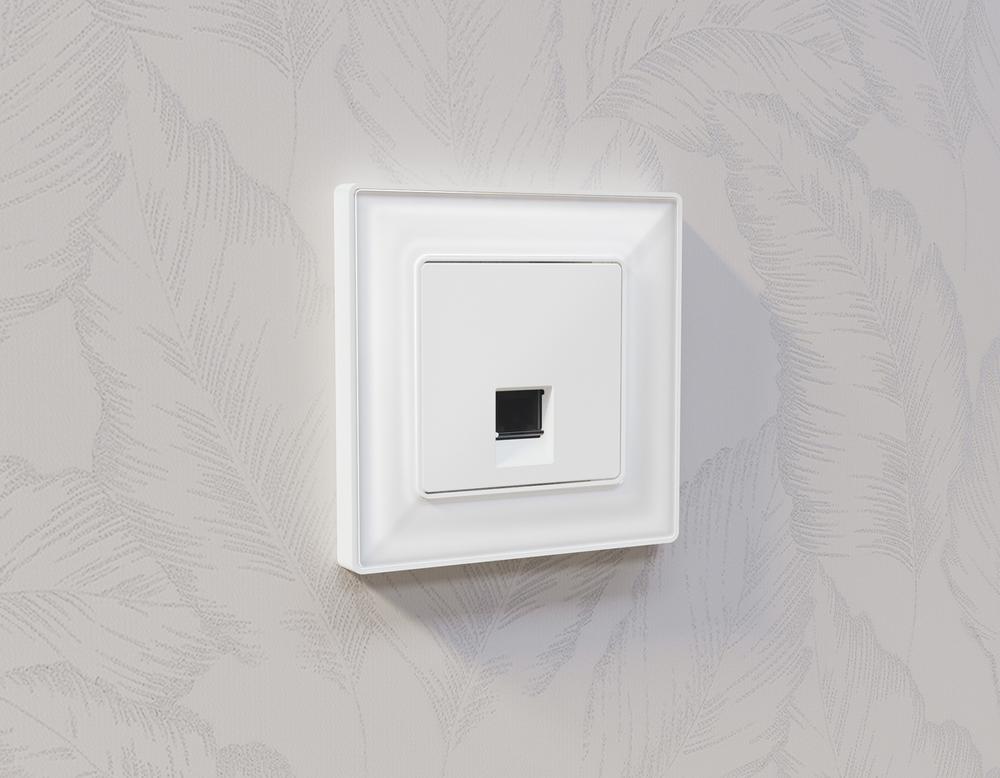 MA132005 Комплект механизма компьютерной розетки RJ-45 экранированной с автоматической защитной шторкой ALFA Белый матовый QUANT (AP1320, VM185)