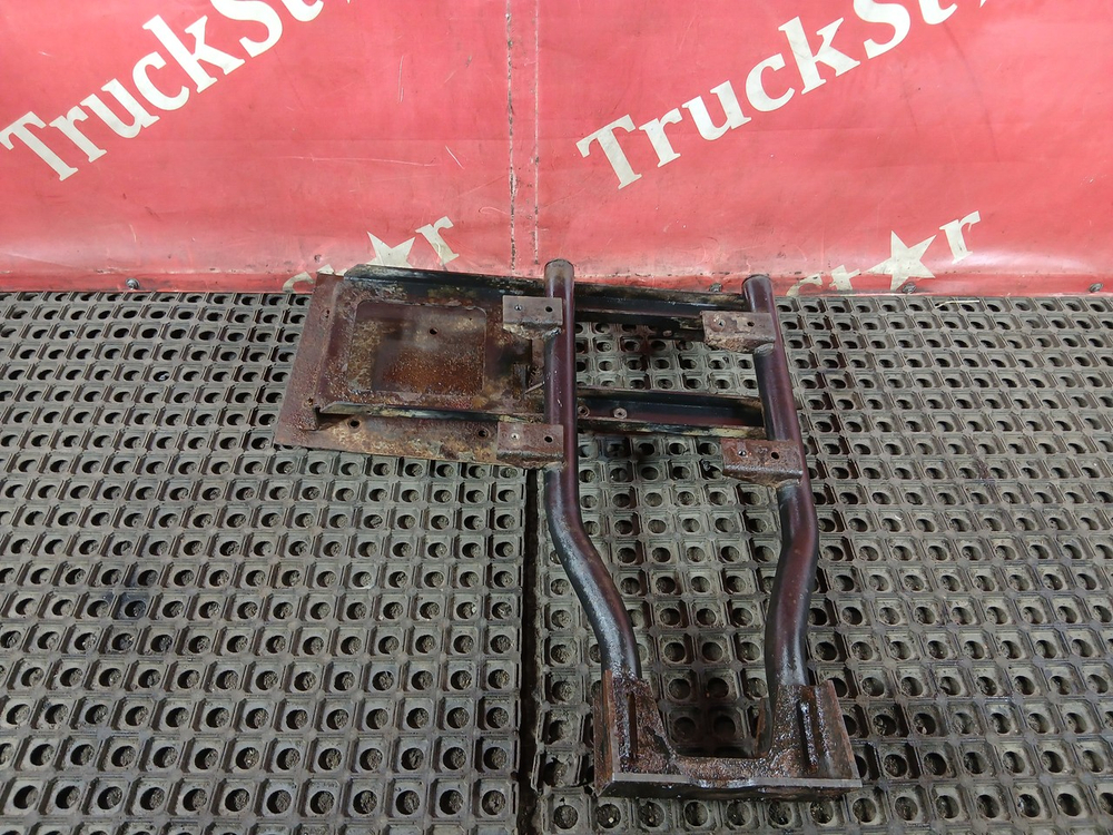 Кронштейн крыла правого