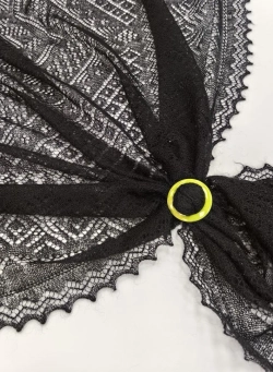 Оренбургский пуховый платок-паутинка А140-07 черный