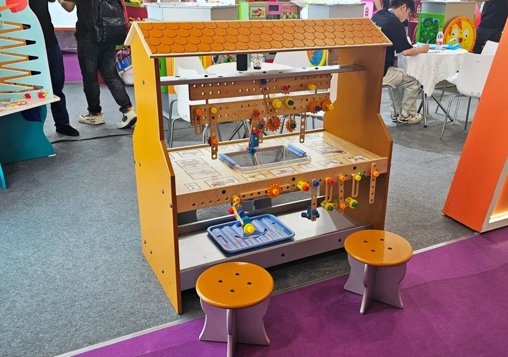 Конструкторский стол "Мастерская маленького инженера"