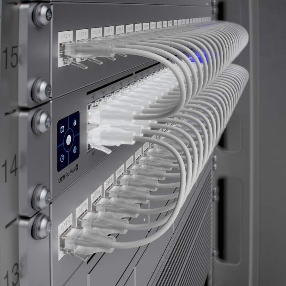 Коммутатор Ubiquiti USW-Pro-Max-24-PoE-EU