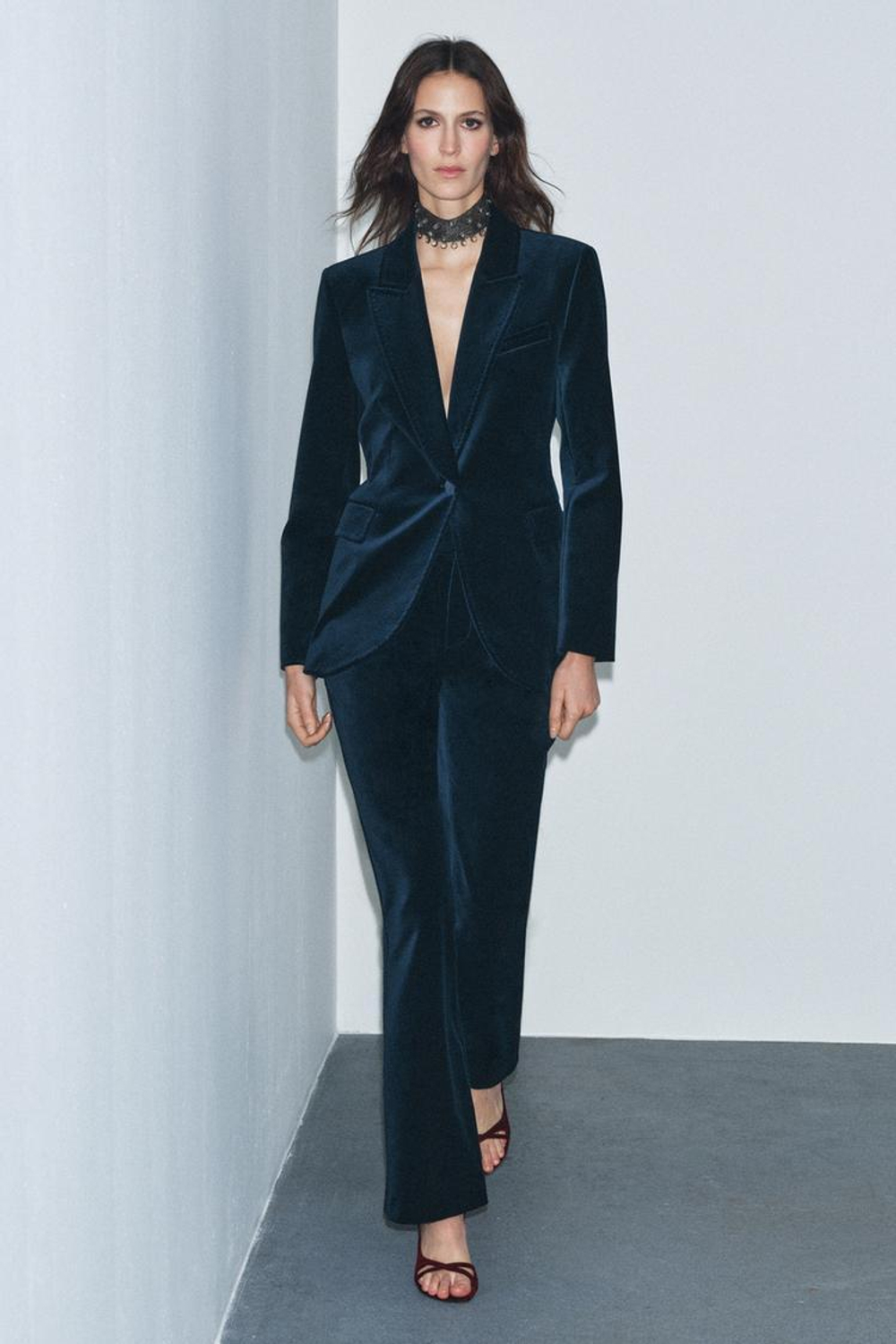 ZARA БАРХАТНЫЙ БЛЕЙЗЕР — ZW COLLECTION, СИНИЙ