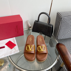 Valentino Vlogo Slide Sandal