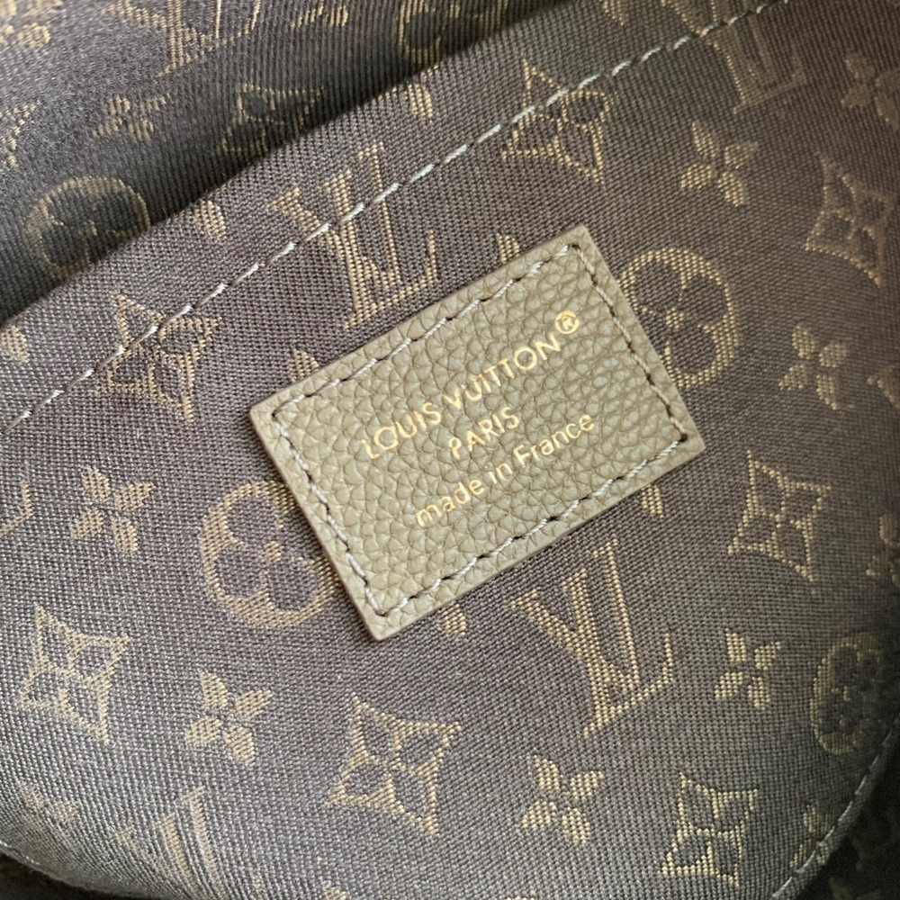 Louis Vuitton Express PM