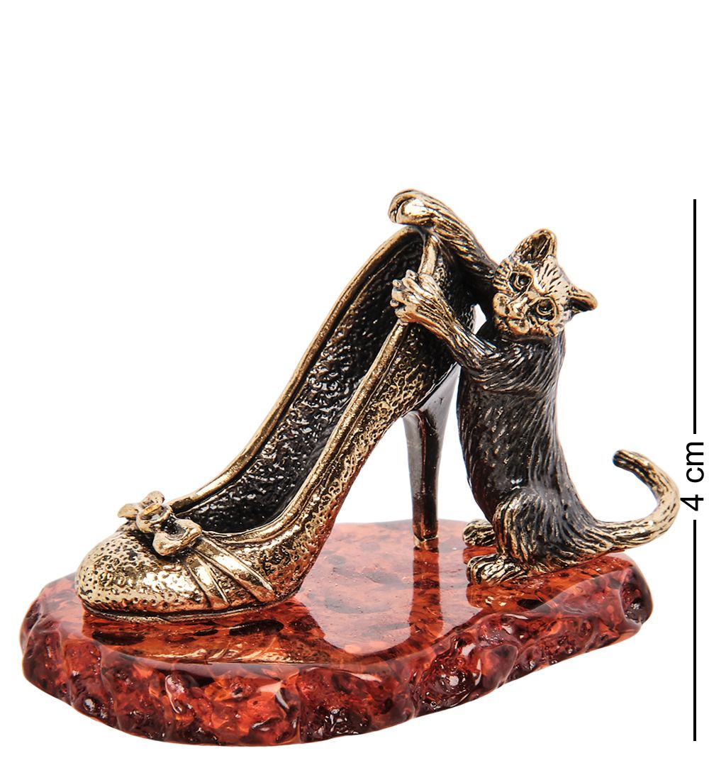 Народные промыслы AM-3154 Фигурка «Кот с туфелькой» (латунь, янтарь)