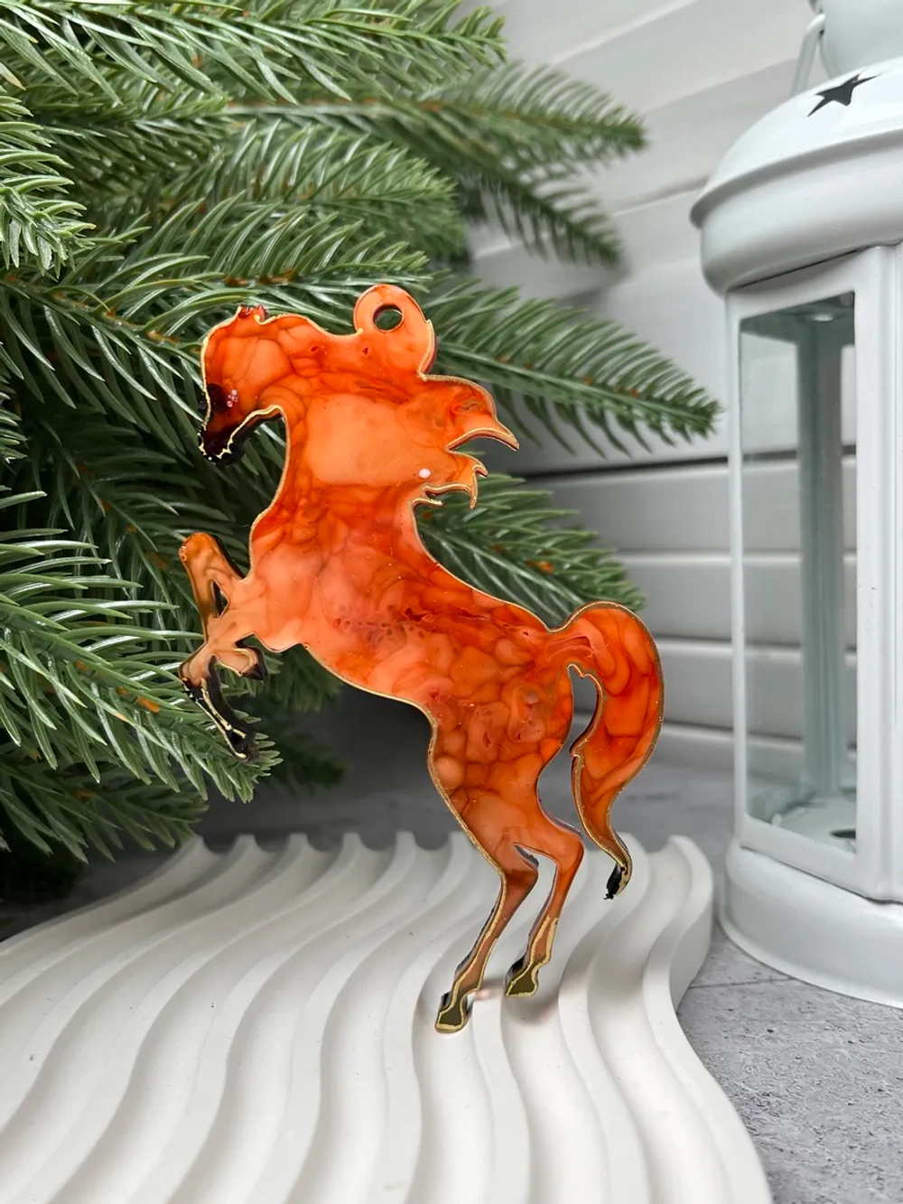 Новогодняя елочная игрушка Лошадка на дыбах