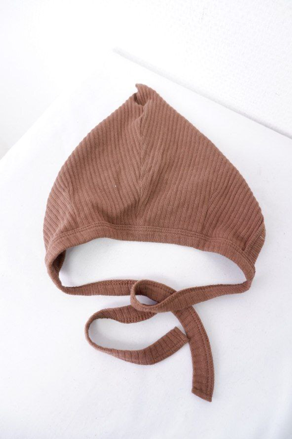 Шапка на завязках для новорожденного