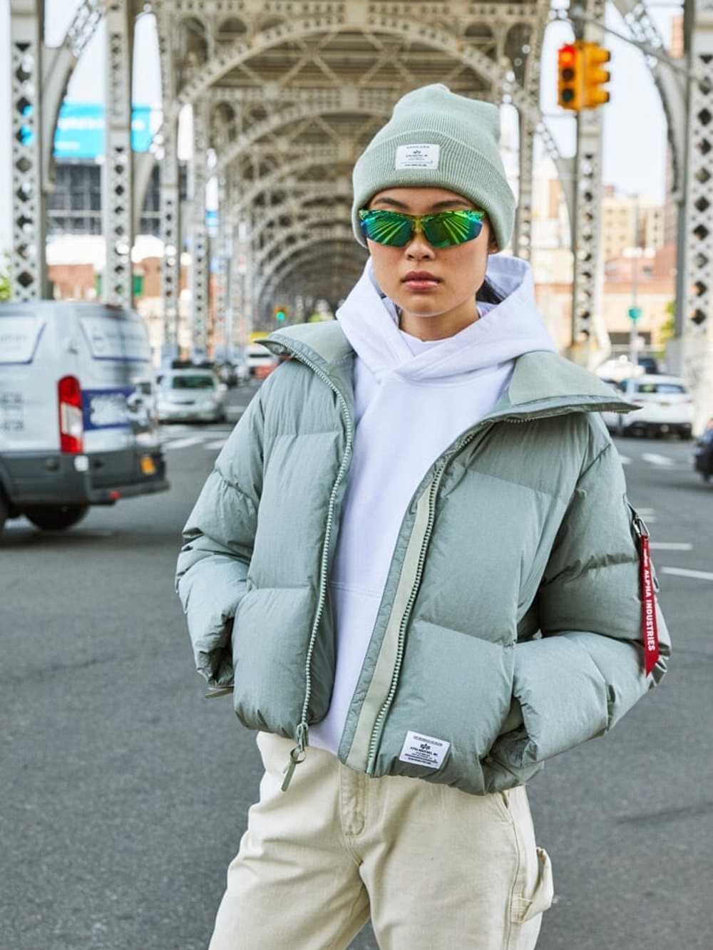 Пуховик женский ALPHA INDUSTRIES SIERRA SHORT PUFFER W