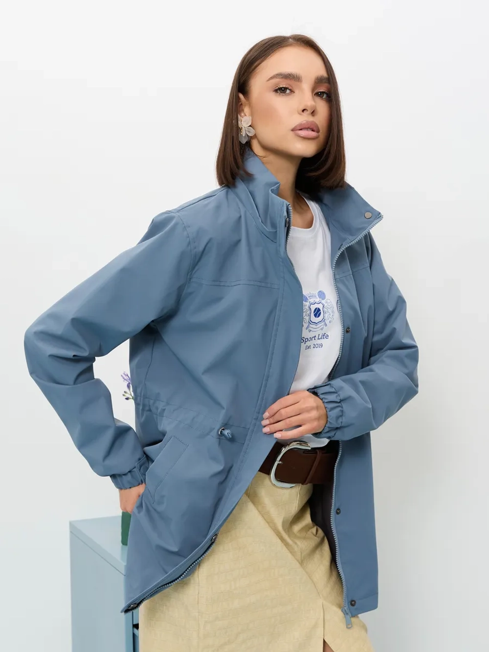 Ветровка с капюшоном удлиненная