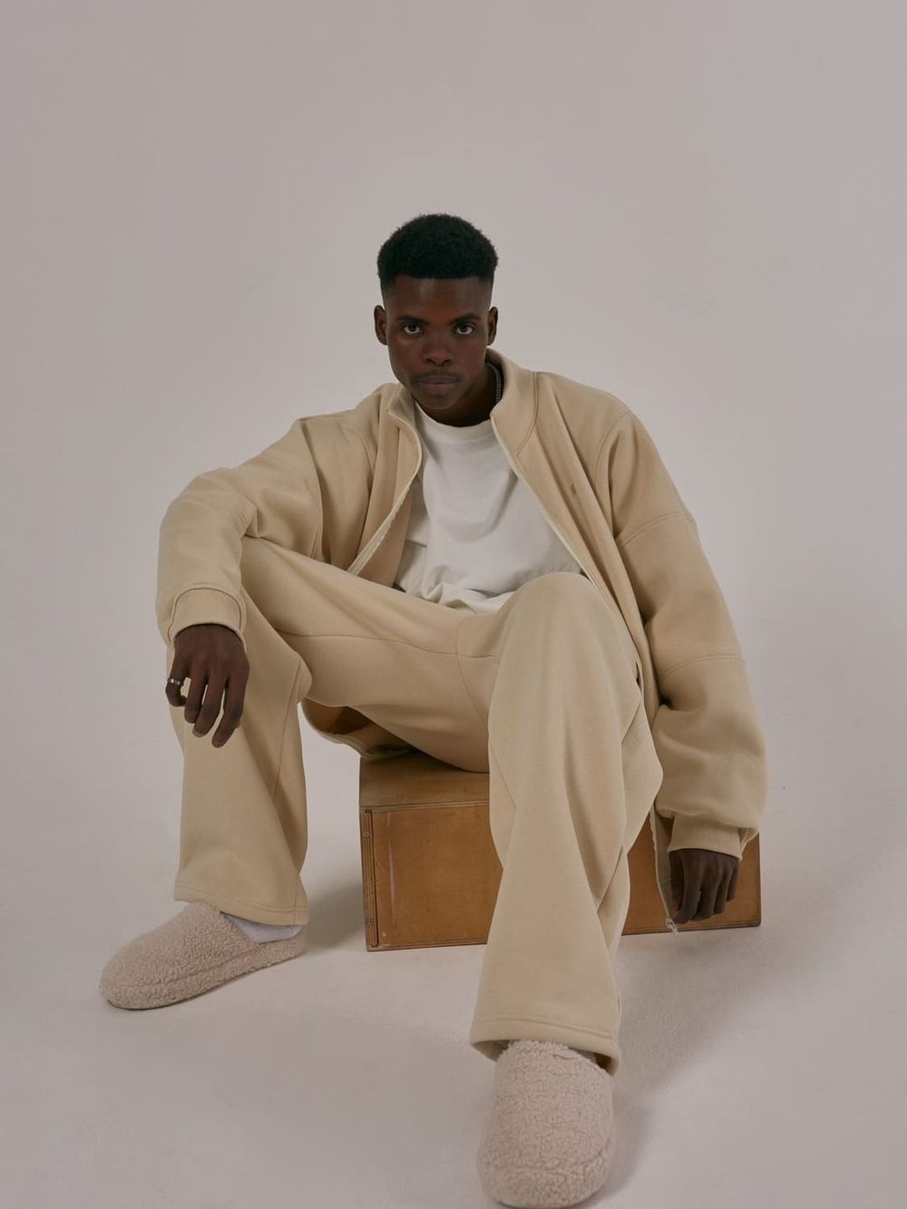 Купить Толстовка One Two Summer Sand Zip-Up бежевая Толстовка One Two Summer Sand Zip-Up бежевая