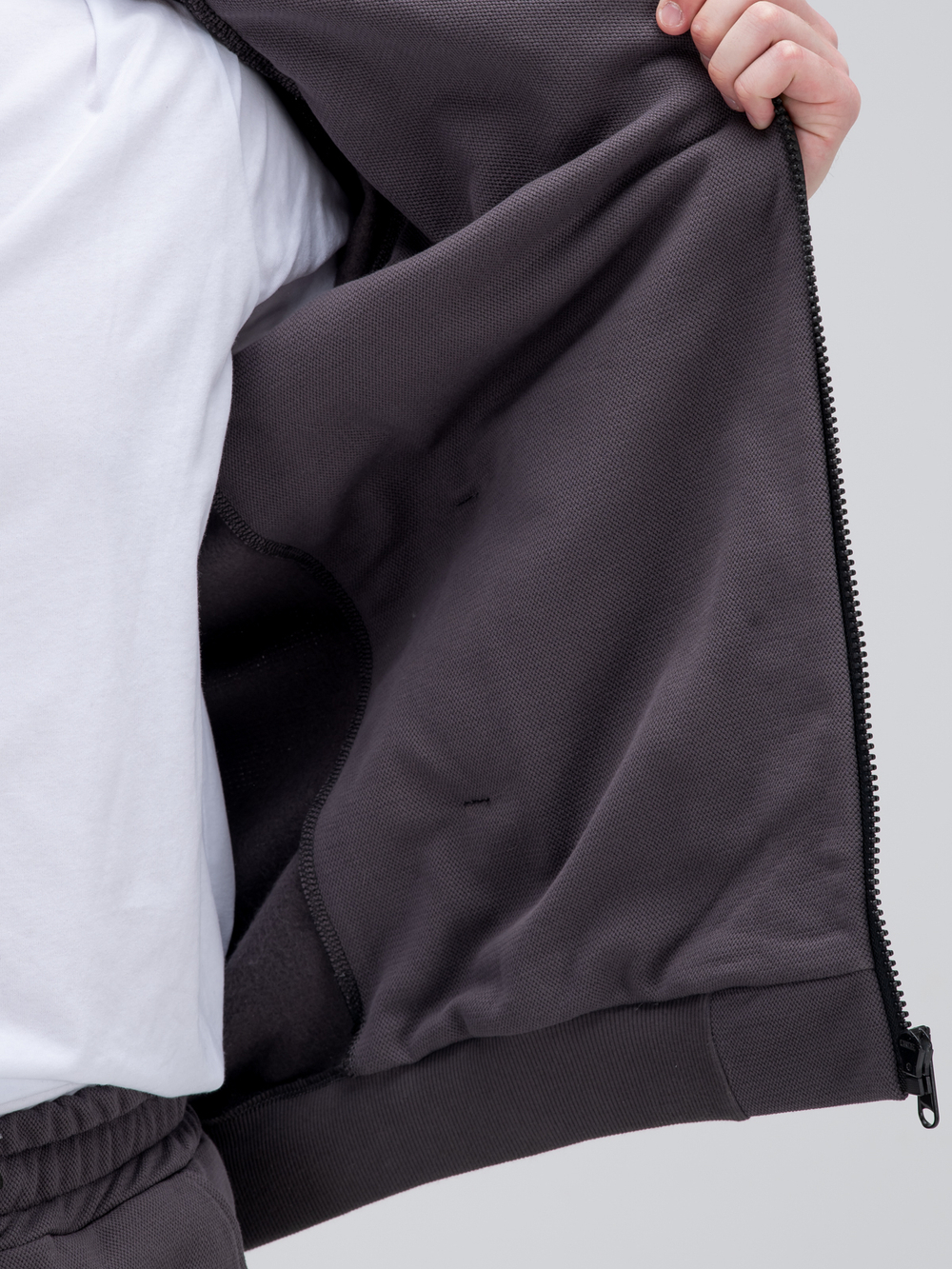 Толстовка на молнии с капюшоном теплая. Графит