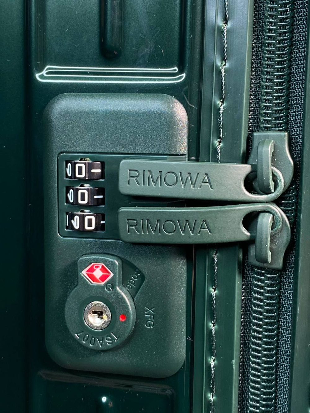 Чемодан Rimowa