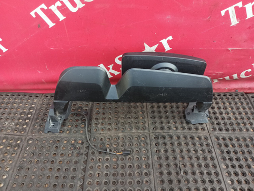 Кронштейн зеркала бокового правого 2024г