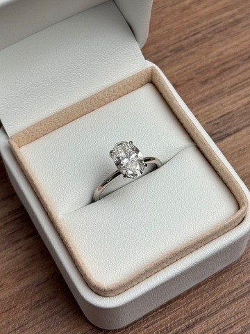 Кольцо с бриллиантом Овал 2 ct