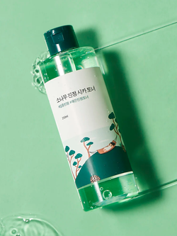 Тонер с экстрактами сосны и центеллы для проблемной кожи Round Lab Pine Calming Cica Toner 250 мл