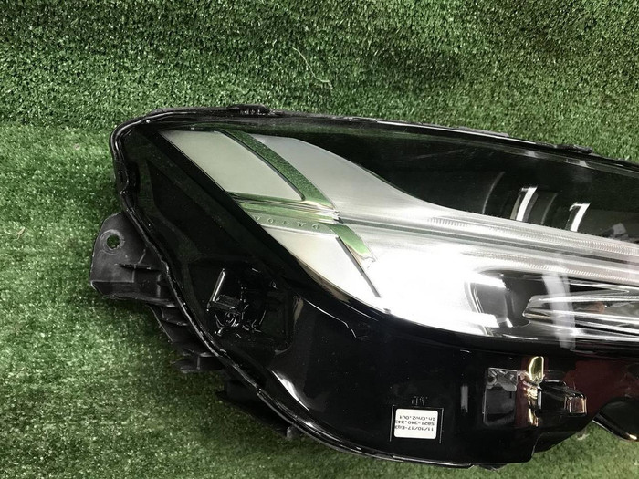 Фара правая Volvo V90 2 (2016-2020) Full LED