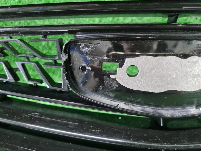 Решетка радиатора Geely Coolray (2019-2023)