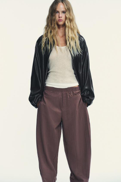 ZARA НЕЙЛОНОВЫЕ БРЮКИ С ПУГОВИЦАМИ СНИЗУ, ТЕМНО-РОЗОВЫЙ