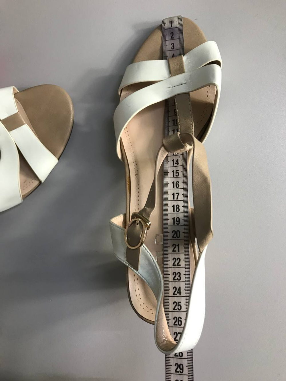 Босоножки Molo светлые, 40 размер, новые