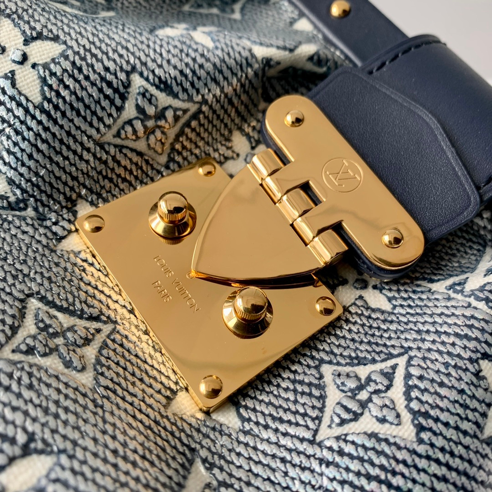 Louis Vuitton Monogram Clutch