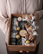 Подарочный набор в деревянном ящике с медом, орехами, деликатесами и дичью №1