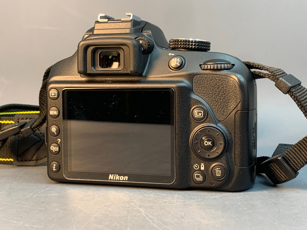 Nikon D3400 Kit AF-P DX 18-55mm G VR 4900 кадров