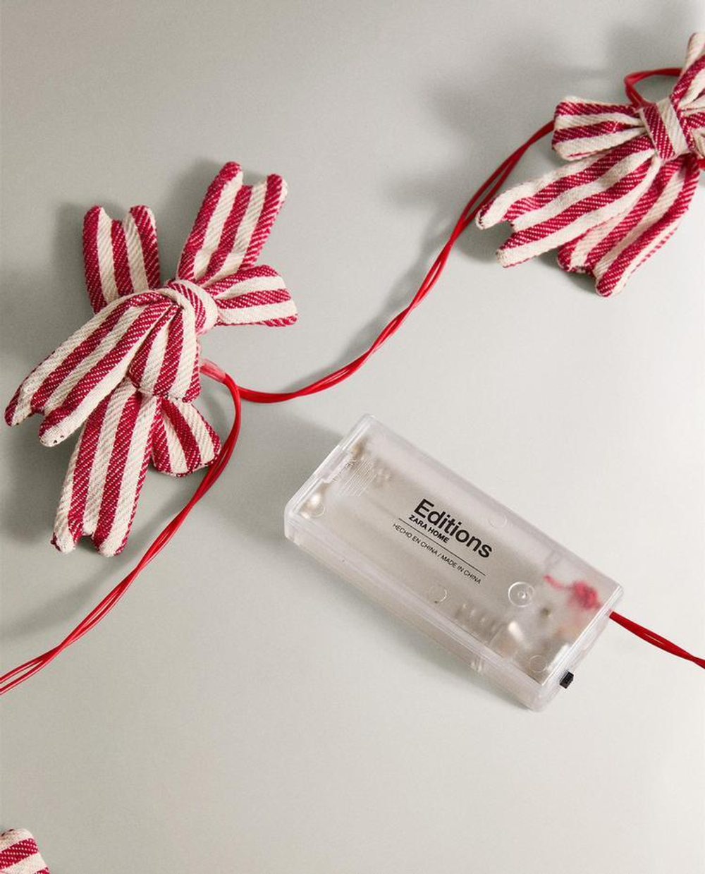 ZARA HOME НОВОГОДНЯЯ ГИРЛЯНДА С БАНТИКАМИ, КРАСНЫЙ