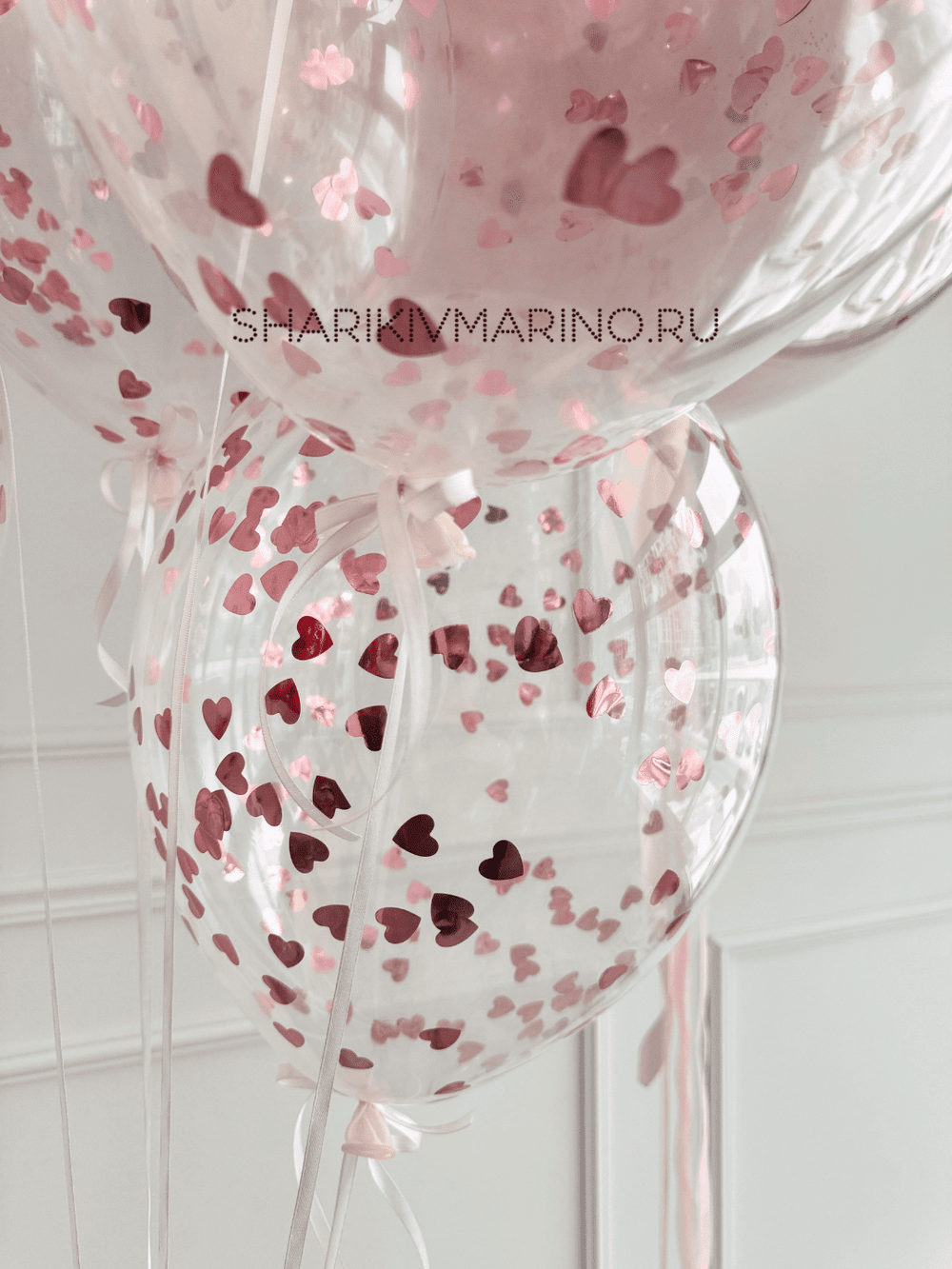 Розовый шар-гигант и фонтан из шариков с конфетти на День Влюблённых