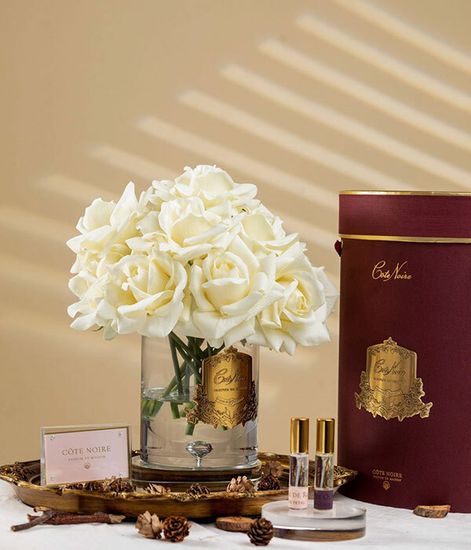 Большой букет роз цвета шампань, Cote Noire