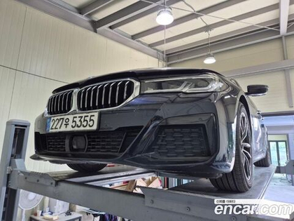 BMW 5 Series (G30) 520i M Sports (03.2021)