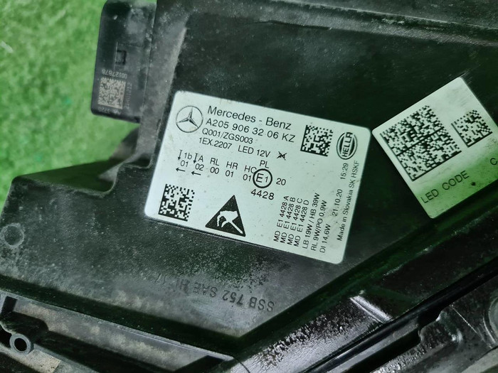 Фара правая Mercedes C w205 (2018-2023) LED