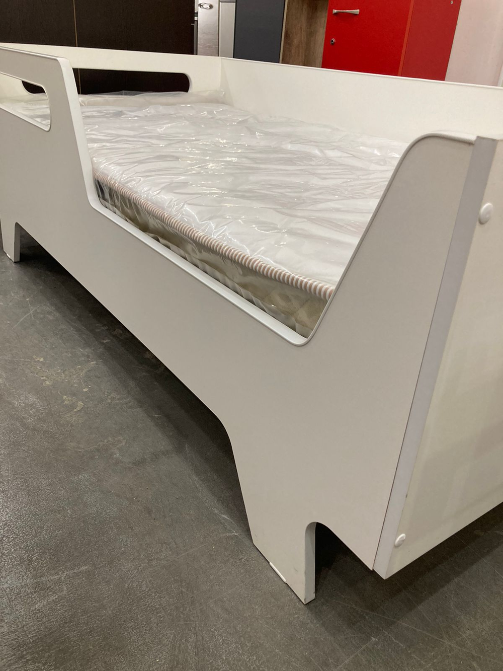 Кровать на ножках 800*1600 белый