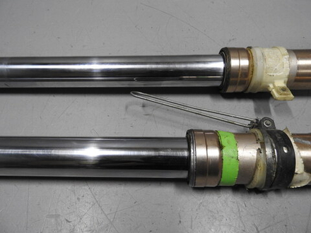 перья вилки Suzuki DR250 SJ45A