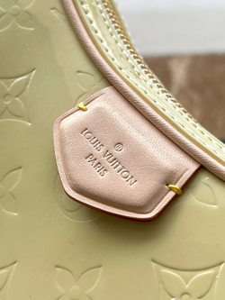 Louis Vuitton Croissant PM Bag