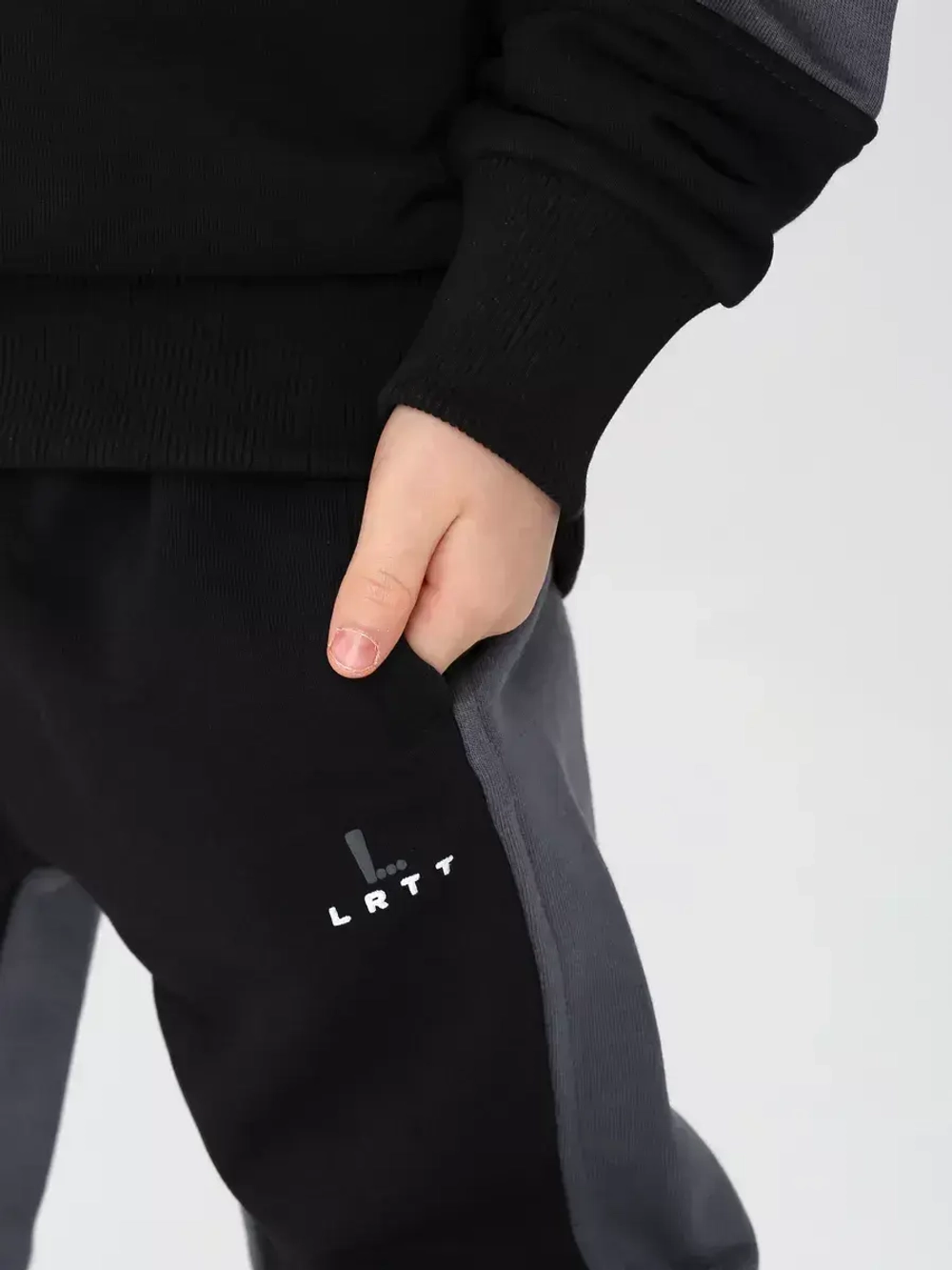 Костюм детский теплый, толстовка и брюки