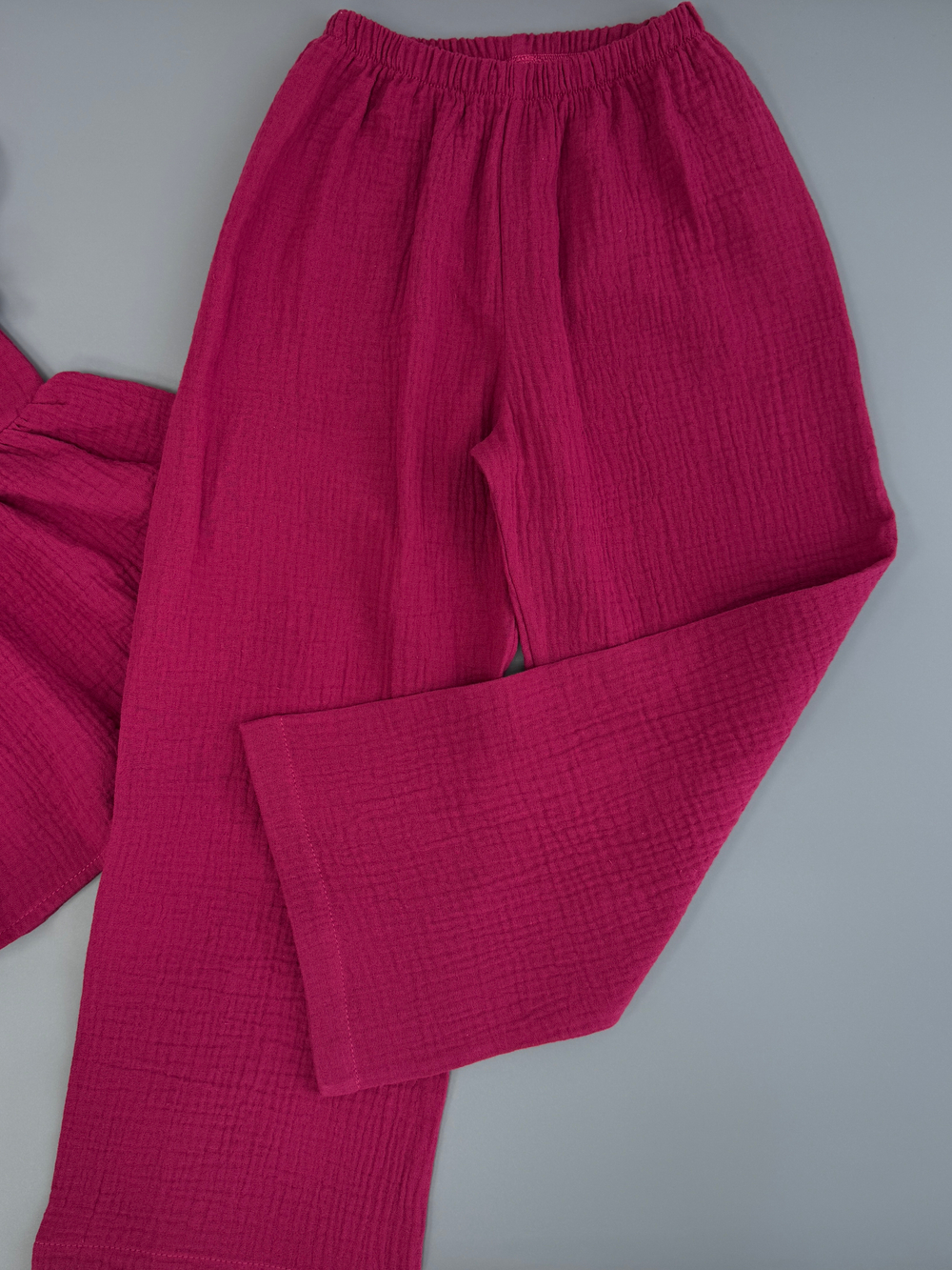 Костюм из муслина топ с крылышками и брюки «Брусника»