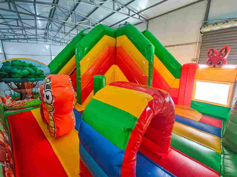 Коммерческий надувной батут «Добрые зверята» мульти, 5*5*3.5 м