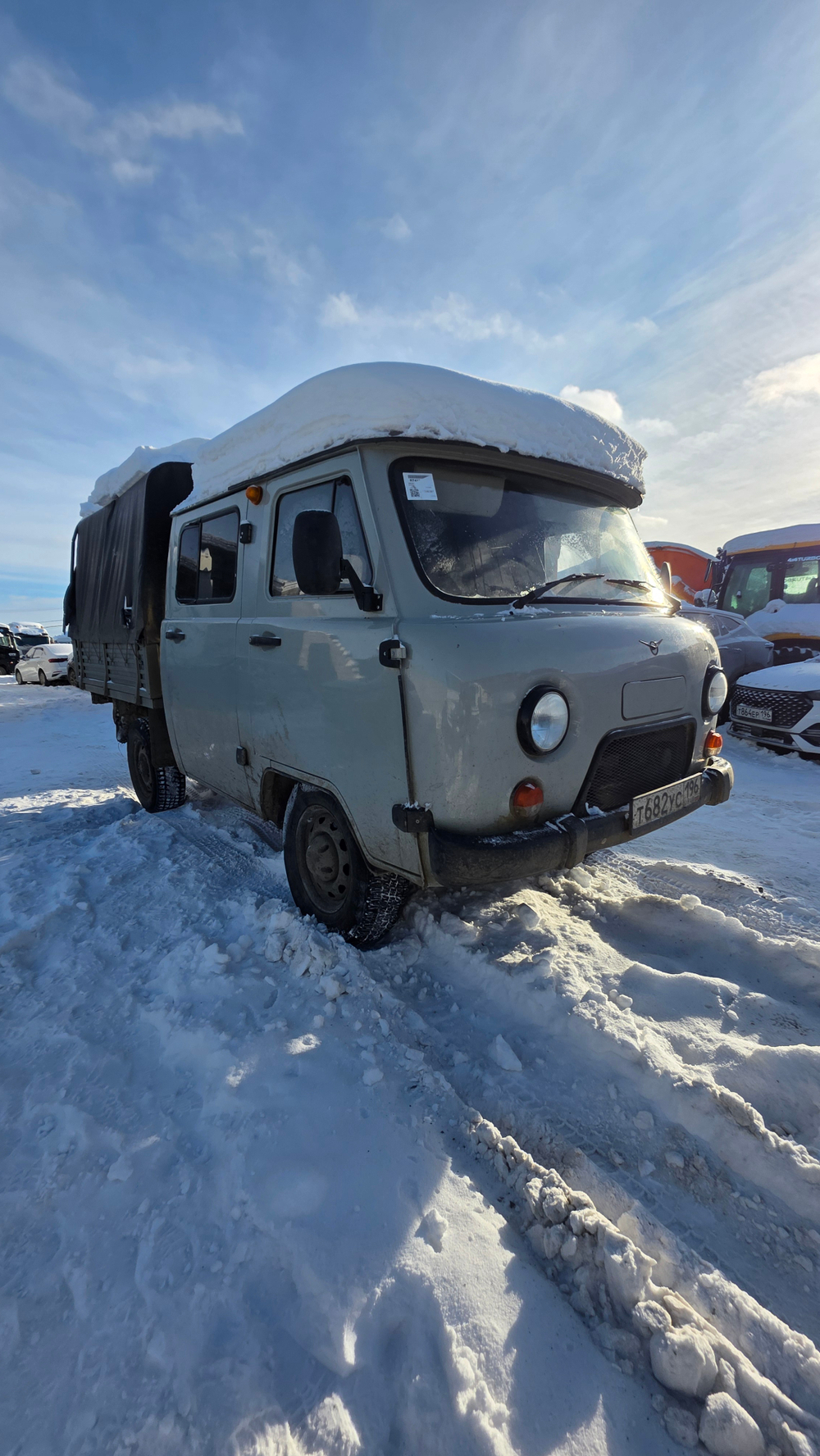 UAZ 3909* Бортовой 390945 (Тент, 4+1 мест, без ABS, Бензиновый, 2,7 л, 112 л.с.)