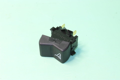 Выключатель-клавиша гидропривода подъёма/опускания прицепа